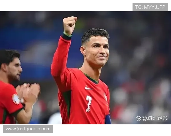 足球明星在海边尽显风采的硬照集锦，展现运动与自然的完美结合