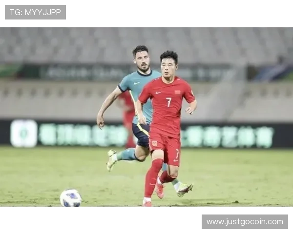 全球足球巨星榜单揭晓历史最佳球员排名引发热议与讨论